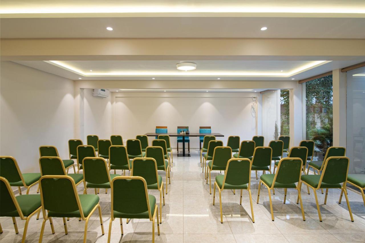 Time Square Boutique Hotel & Spa アーラップーザ県 エクステリア 写真