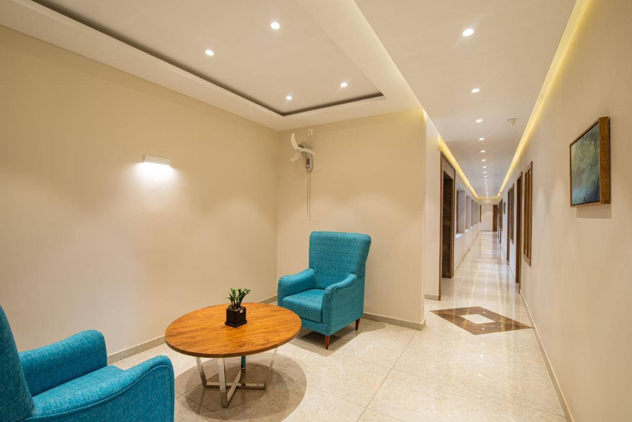 Time Square Boutique Hotel & Spa アーラップーザ県 エクステリア 写真