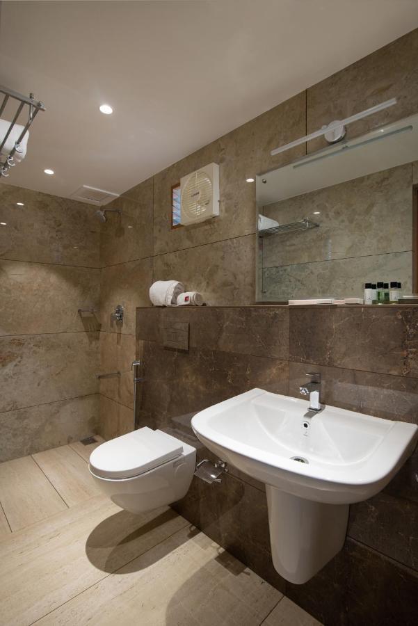 Time Square Boutique Hotel & Spa アーラップーザ県 エクステリア 写真